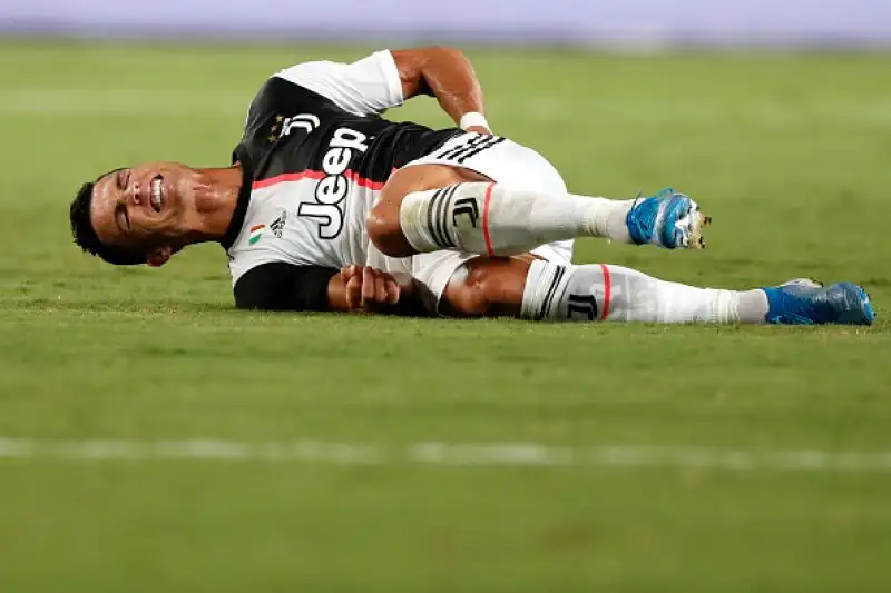 Inter in vantaggio nel primo tempo con un calcio d'angolo di Sensi deviato nella porpria porta da De Ligt. Nella ripresa il pari della Juventus con una punizione di Ronaldo deviata dalla barriera.