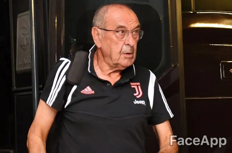 Non si placa la 'furia' di Face App. Le immagini stanno diventando un 'cult'. Maurizio Sarri