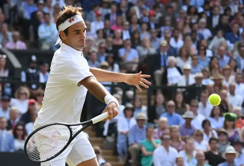 In una delle finali più belle di sempre, Novak Djokovic ha battuto Roger Federer conquistando il torneo di Wimbledon per la quinta volta nella sua carriera.