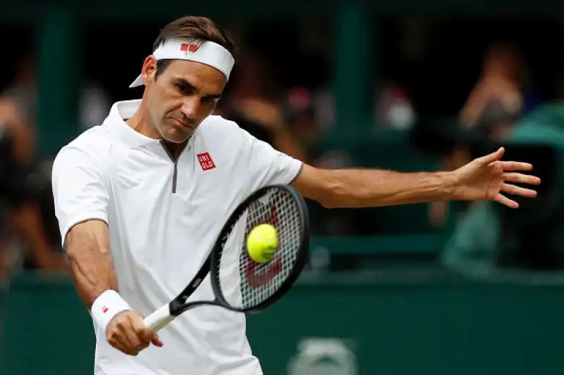 In una delle finali più belle di sempre, Novak Djokovic ha battuto Roger Federer conquistando il torneo di Wimbledon per la quinta volta nella sua carriera.