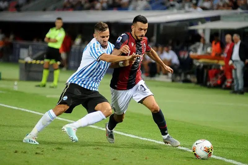 Sotto gli occhi di Sinisa Mihajlovic ancora una volta presente in panchina, il Bologna batte i ferraresi con un gol di Soriano.