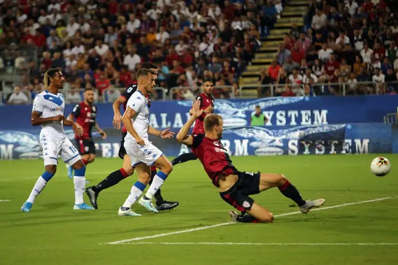 Il Brescia vince in casa del Cagliari, decide Donnarumma.