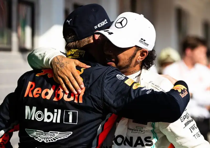 Sul podio anche Vettel che ha chiuso terzo davanti a Leclerc, settima l'Alfa Romeo di Raikkonen.