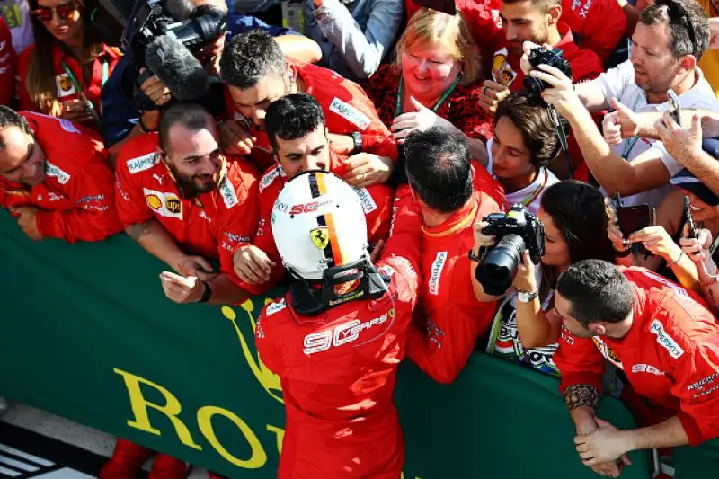 Sul podio anche Vettel che ha chiuso terzo davanti a Leclerc, settima l'Alfa Romeo di Raikkonen.