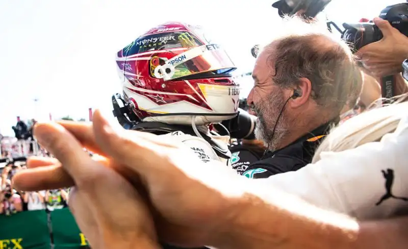 Sul podio anche Vettel che ha chiuso terzo davanti a Leclerc, settima l'Alfa Romeo di Raikkonen.