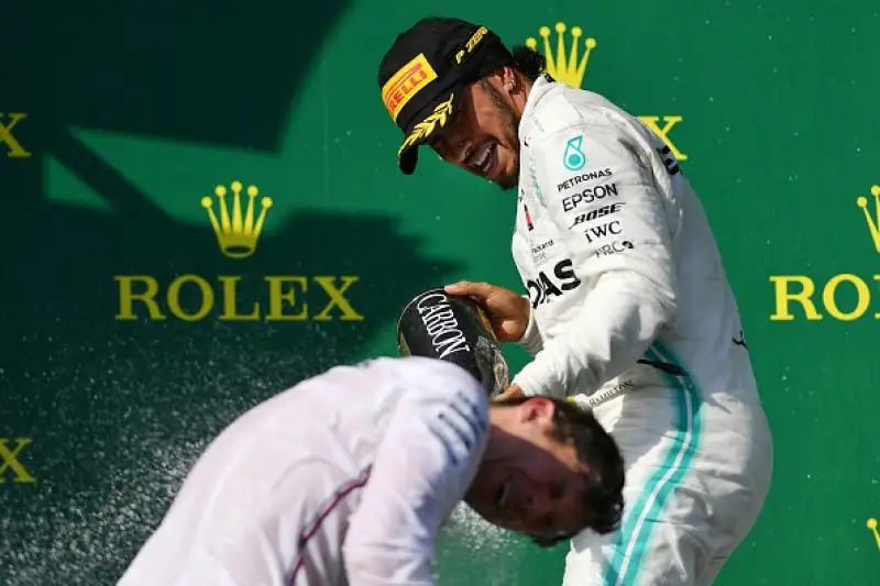 Sul podio anche Vettel che ha chiuso terzo davanti a Leclerc, settima l'Alfa Romeo di Raikkonen.