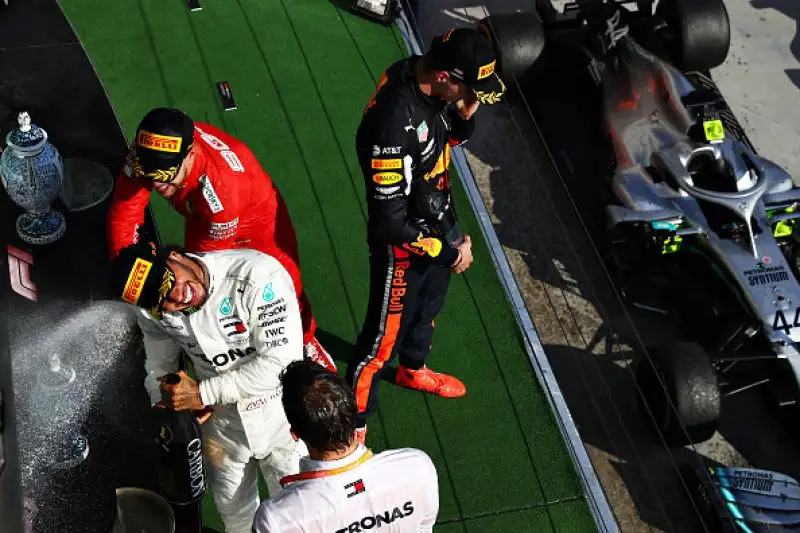 Sul podio anche Vettel che ha chiuso terzo davanti a Leclerc, settima l'Alfa Romeo di Raikkonen.