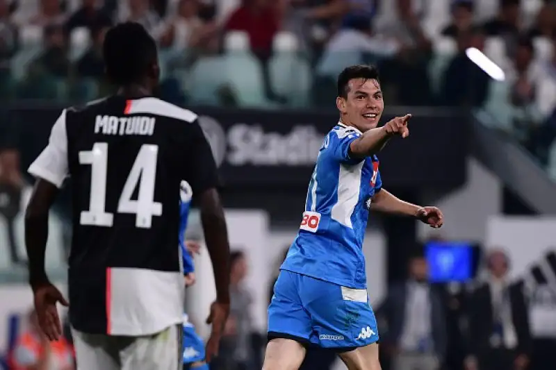 Triplo vantaggio bianconero con Danilo, Higuain e Ronaldo. Rimonta azzurra con Manolas, Lozano e Di Lorenzo e decisivo autogol finale di Koulibaly.
