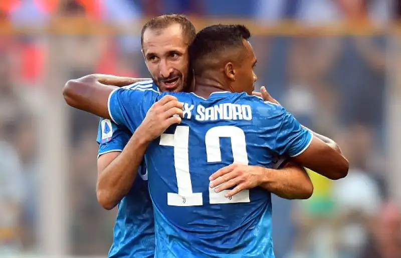 Una rete di capitan Chiellini inaugura il campionato di serie A della Juventus: i bianconeri superano di misura per 1-0 il Parma al Tardini e iniziano con il piede giusto la stagione.