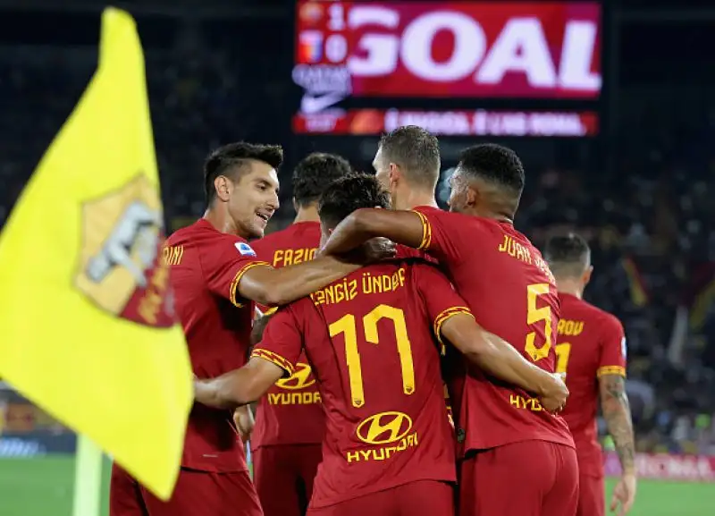 Fonseca non va oltre il 3-3 all'esordio in serie A contro il Genoa: i giallorossi si fanno rimontare ben tre volte dai liguri.