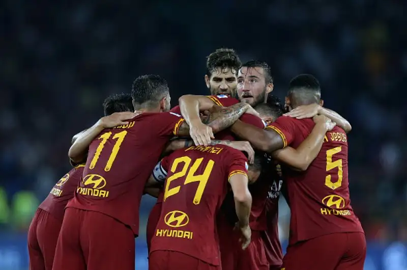 Fonseca non va oltre il 3-3 all'esordio in serie A contro il Genoa: i giallorossi si fanno rimontare ben tre volte dai liguri.
