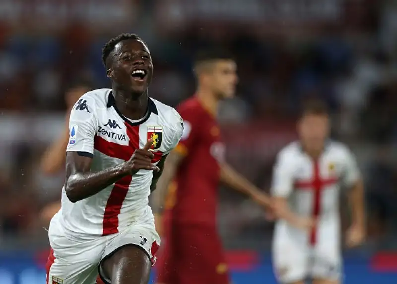 Fonseca non va oltre il 3-3 all'esordio in serie A contro il Genoa: i giallorossi si fanno rimontare ben tre volte dai liguri.
