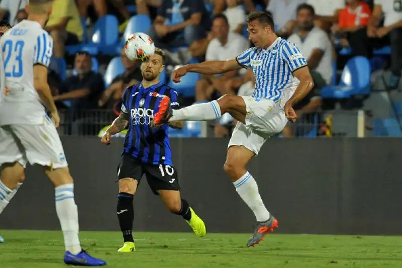 Sotto 2-0 dopo mezz'ora a Ferrara contro la Spal, l'Atalanta ribalta il match grazie alle reti di Gosens e Muriel (doppietta)