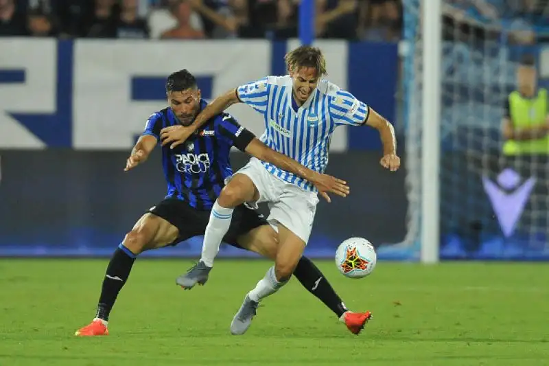 Sotto 2-0 dopo mezz'ora a Ferrara contro la Spal, l'Atalanta ribalta il match grazie alle reti di Gosens e Muriel (doppietta)