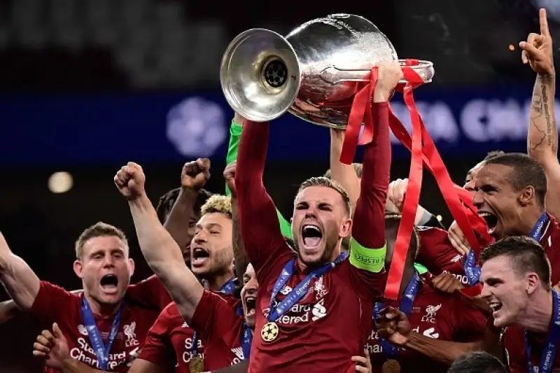 Un gol in apertura su rigore di Salah e uno in chiusura di Origi regalano la sesta Champions ai Reds.