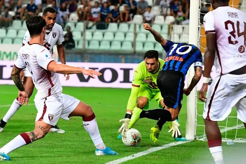 Partita ricca di emozioni al Tardini: per i granata in gol Bonifazi, Berenguer e Izzo, doppietta di Duvan Zapata per i neroazzurri.
