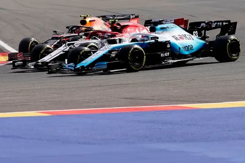 Il pilota monegasco ha vinto davanti alle Mercedes di Hamilton e Bottas e al compagno Vettel, Subito fuori la Red Bull di Verstappen.