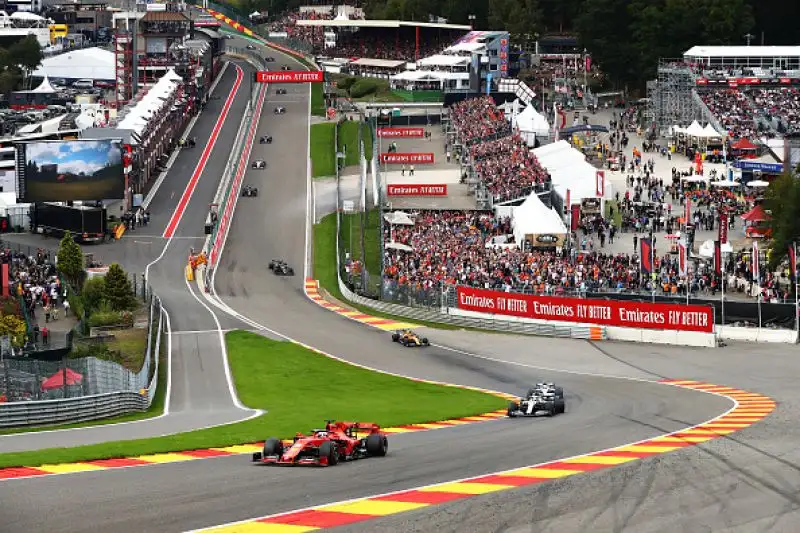 Il pilota monegasco ha vinto davanti alle Mercedes di Hamilton e Bottas e al compagno Vettel, Subito fuori la Red Bull di Verstappen.