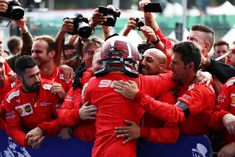 Il pilota monegasco ha vinto davanti alle Mercedes di Hamilton e Bottas e al compagno Vettel, Subito fuori la Red Bull di Verstappen.