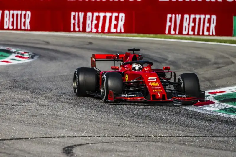 Il pilota del Principato vince i duelli con Hamilton e Bottas davanti a 100mila tifosi ferraristi.