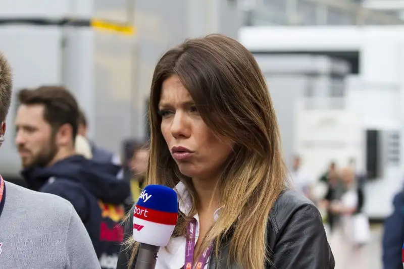 Molti giornalisti all'opera a Monza, tra questi Federica Masolin,