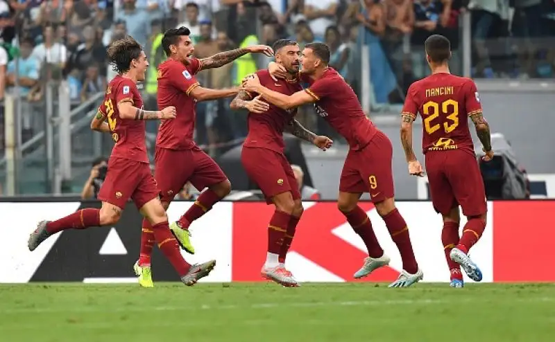 Gialorossi in vantaggio nel primo tempo con un rigore di Kolarov, Pareggio nella ripresa della squadra di Inzaghi con Luis Alberto assistito da Immobile.