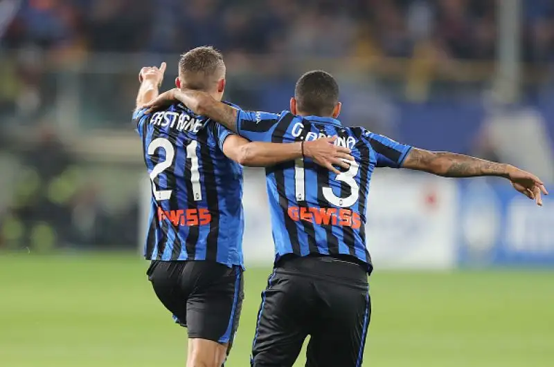 Fiorentina beffata nei minuti di recupero: termina in parità, 2-2, il primo posticipo di serie A contro l'Atalanta giocato al Tardini.