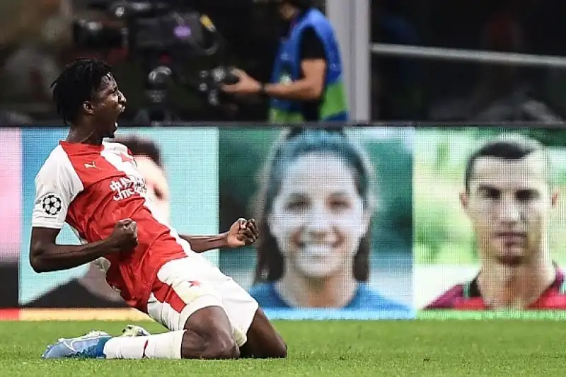 Ospiti avanti al 62' con Olayinka, pareggio nei minuti di recupero di Barella per i neroazzurri.