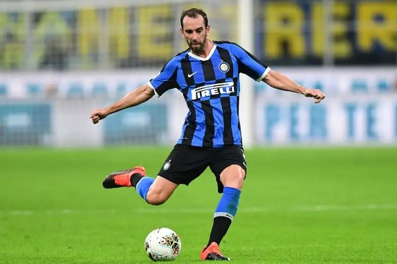 L'Udinese è rimasta in dieci per l'espulsione di De Paul e poco dopo Sensi ha portato in vantaggio l'Inter su assist di Godin.
