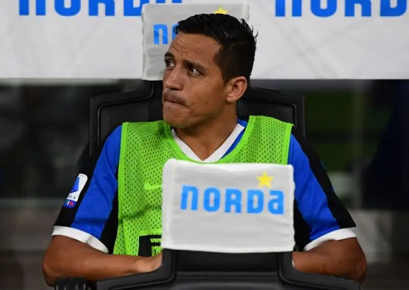 L'Udinese è rimasta in dieci per l'espulsione di De Paul e poco dopo Sensi ha portato in vantaggio l'Inter su assist di Godin.