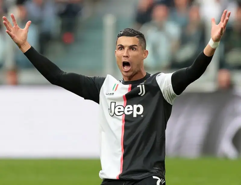 Una brutta Juventus batte soffrendo il Verona per 2-1 in una partita valida per la quarta giornata di seri e A