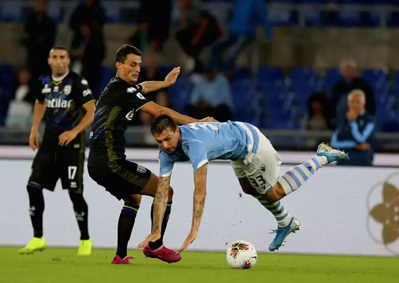 Immobile e Marusic abbattono i crociati all'Olimpico.