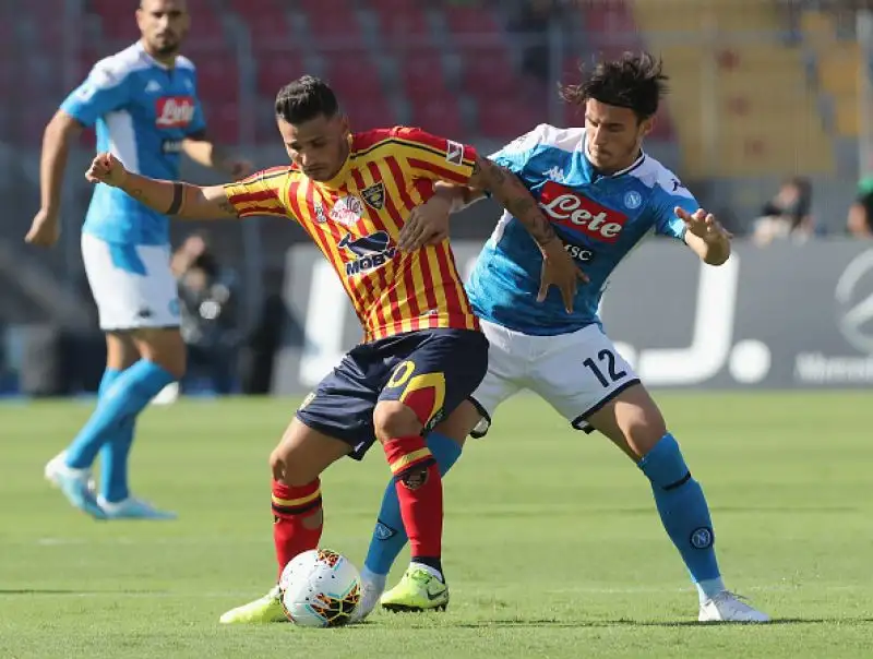 Il Napoli travolge per 4-1 il Lecce in una delle partite del pomeriggio valida per la quarta giornata di serie A.