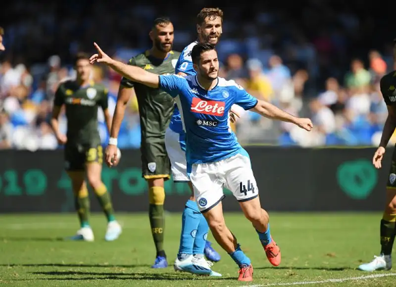 La squadra di Ancelotti si è imposta grazie alle reti di Mertens e Manolas.