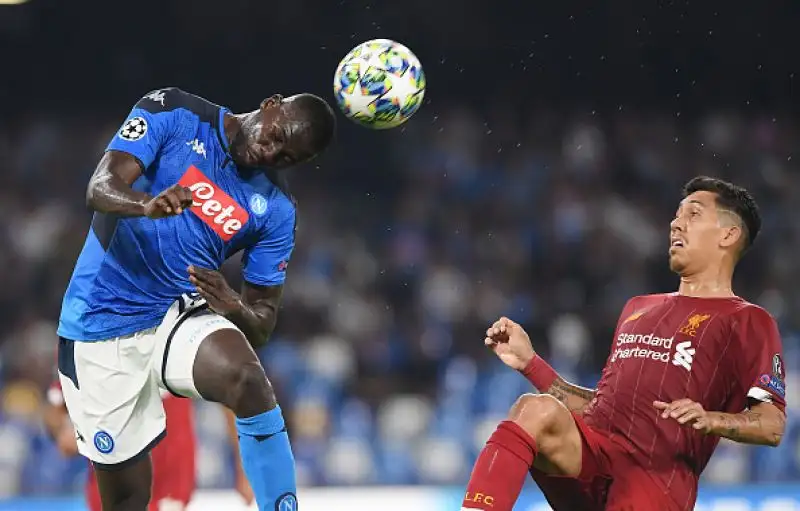 Nella ripresa in gol per il Napoli Mertens su rigore e Fernando Llorente.