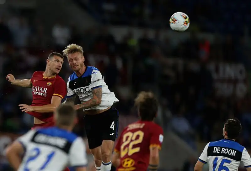 Colpo dell'Atalanta a Roma: la squadra di Gasperini affonda i giallorossi di Fonseca per 2-0 nell'anticipo della quinta giornata di serie A giocato all'Olimpico. 