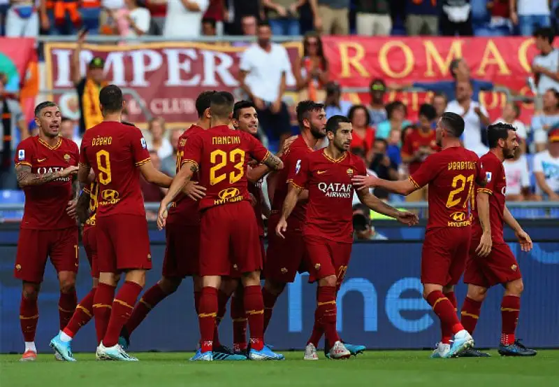 Per i capitolini a segno Cristante, Dzeko, Mkhitaryan e Kluiwert, doppietta di Berardi per gli emiliani.