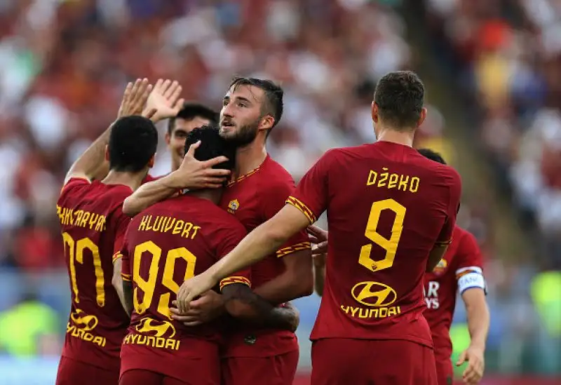 Per i capitolini a segno Cristante, Dzeko, Mkhitaryan e Kluiwert, doppietta di Berardi per gli emiliani.