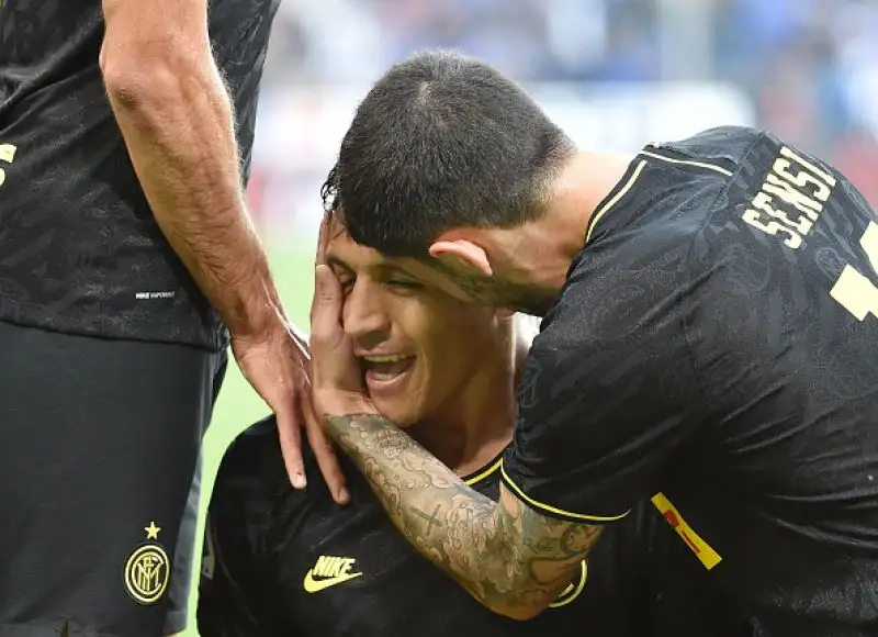 I milanesi hanno vinto con le reti si Sensi, Alexis Sanchez , poi espulso, e Gagliaridni. Di Jankto il gol dei padroni di casa.