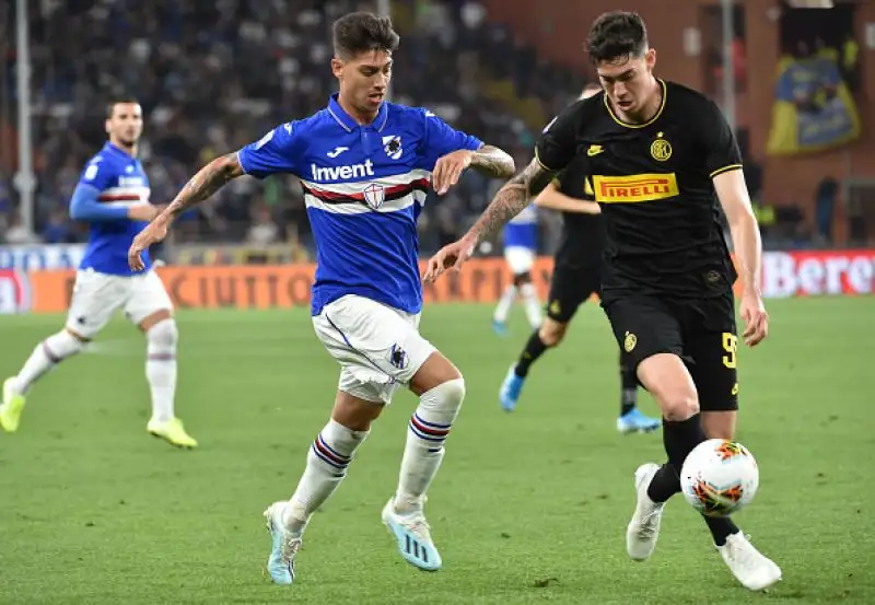 I milanesi hanno vinto con le reti si Sensi, Alexis Sanchez , poi espulso, e Gagliaridni. Di Jankto il gol dei padroni di casa.