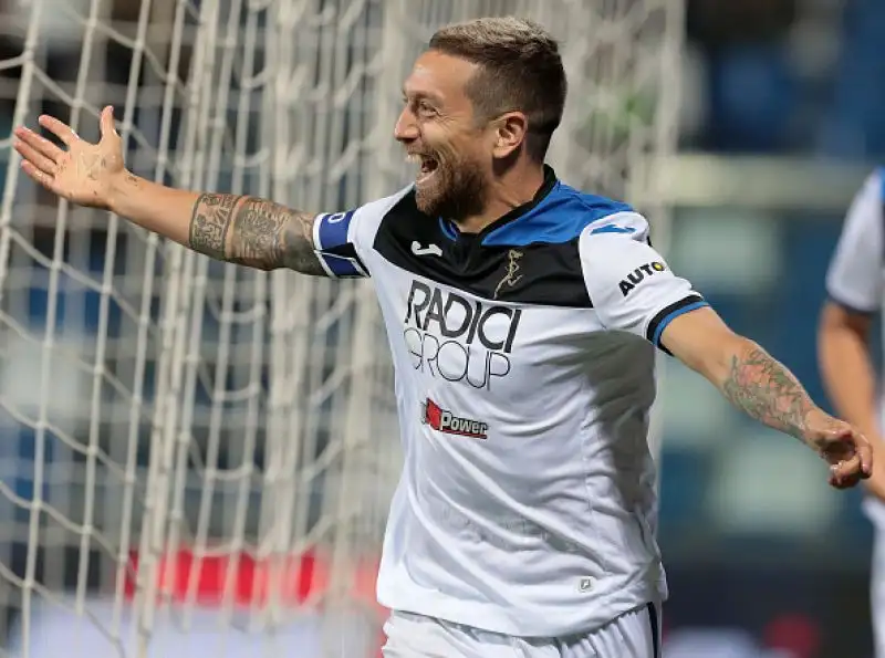 Gli orobici sono andati in gol due volte con il Papu Gomez, Gosens e Zapata, di Defrel il gol dei neroverdi.