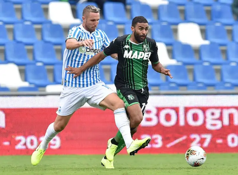 Il Sassuolo schianta la Spal con la doppietta di Caputo e il gol di Duncan, annullato dall'arbitro e riassegnato dal Var.