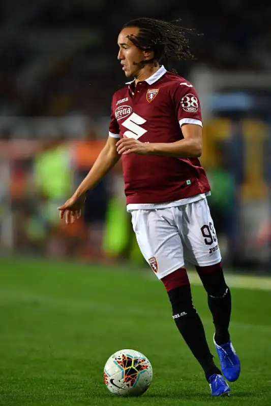 Il Lecce è andato in vantaggio con Farias, e dopo il pareggio su rigore di Belotti, ha trovato il gol vittoria con Mancosu.