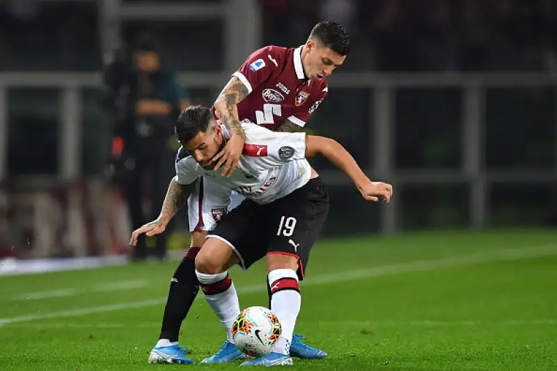 Nuova sconfitta per il Milan di Giampaolo: dopo il ko nel derby, i rossoneri sono stati battuti a Torino dai granata per 2-1.