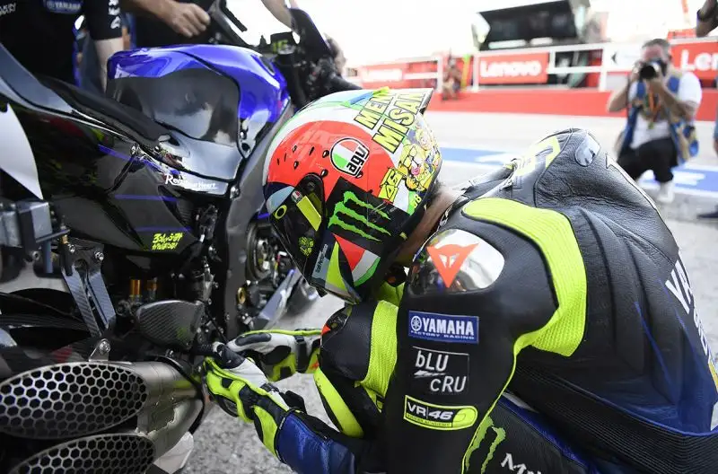 Il Gran Premio di casa è da sempre per Valentino Rossi un’occasione per sfoggiare colori e grafiche inedite, tradizionalmente ideate assieme all’amico e artista Aldo Drudi