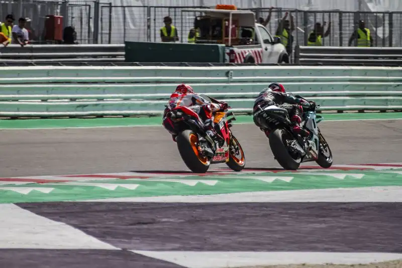 Sul podio con il campione del mondo anche Fabio Quartararo e Vinales, quarto Valentino Rossi, Sesto Dovizioso.