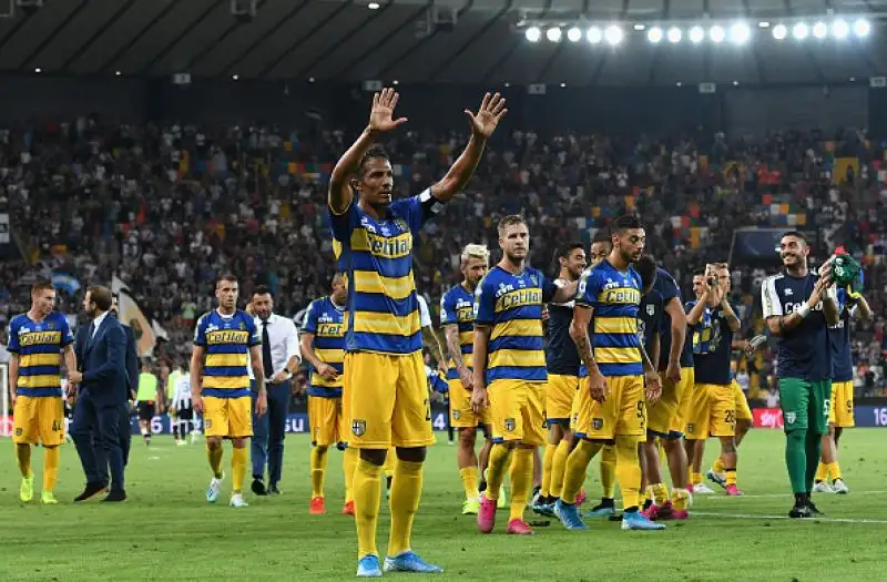 Dopo l'iniziale vantaggio dei padroni di casa con Lasagna rimonta dei crociati con i gol di Gervinho, Gagliolo e Inglese.