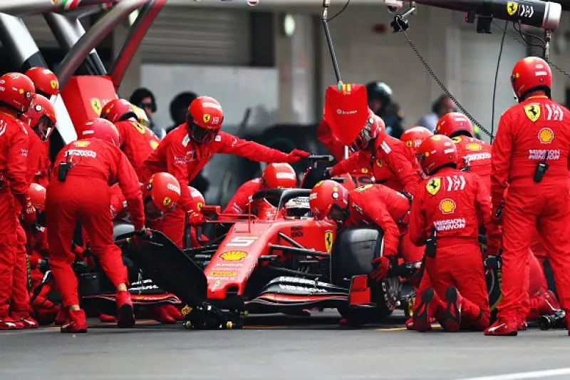 Sul podio alle spalle del britannico la Ferrari di Vettel e Bottas, quarto l'altro ferrarista Leclerc davanti alle Red Bull di Albon e Verstappen.