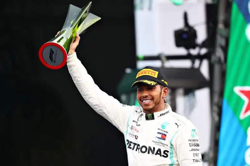 Sul podio alle spalle del britannico la Ferrari di Vettel e Bottas, quarto l'altro ferrarista Leclerc davanti alle Red Bull di Albon e Verstappen.