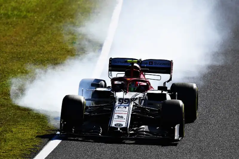 Partenza sbagliata delle Rosse, la Mercedes vince il Mondiale costruttori.